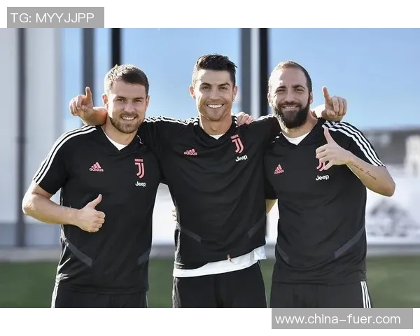 梦见与球星同场竞技体验足球魅力感受与明星并肩作战的激动与挑战 梦见与球星同场竞技体验足球魅力感受与明星并肩作战的激动与挑战