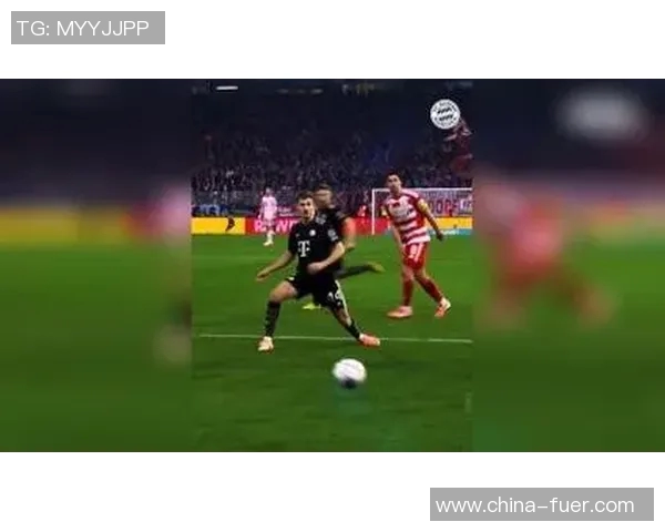 足球巨星怒吼赛场展现霸气瞬间引爆全场激情瞬间解析 足球巨星怒吼赛场展现霸气瞬间引爆全场激情瞬间解析